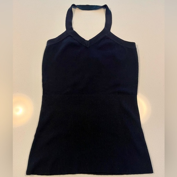 Sleeveless black top - Picture 1 of 4